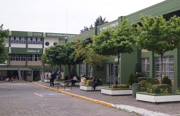 Teaching English as a second language in a Mexican University.