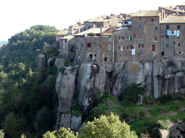 The fortress of Vitorchiano with a travel writers' retreat.