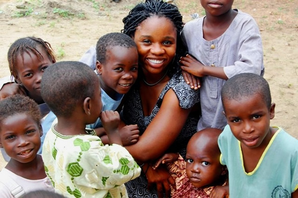 Author with children of the Awoyaya community.