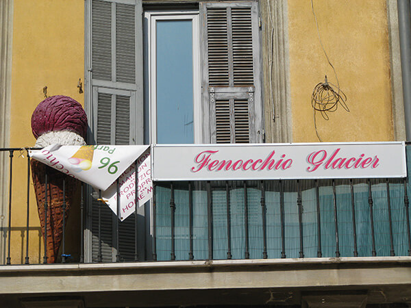 Banner for best ice cream in Nice.